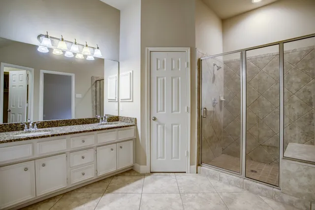 $2,300 | 2370 Bastrop Street, Houston, TX 77004