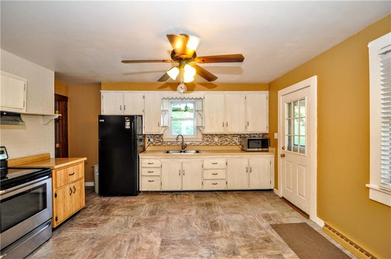 1647 Fallen Timber Road Elizabeth, PA 15037 - Photo 2 of 25 Gallery Image 2