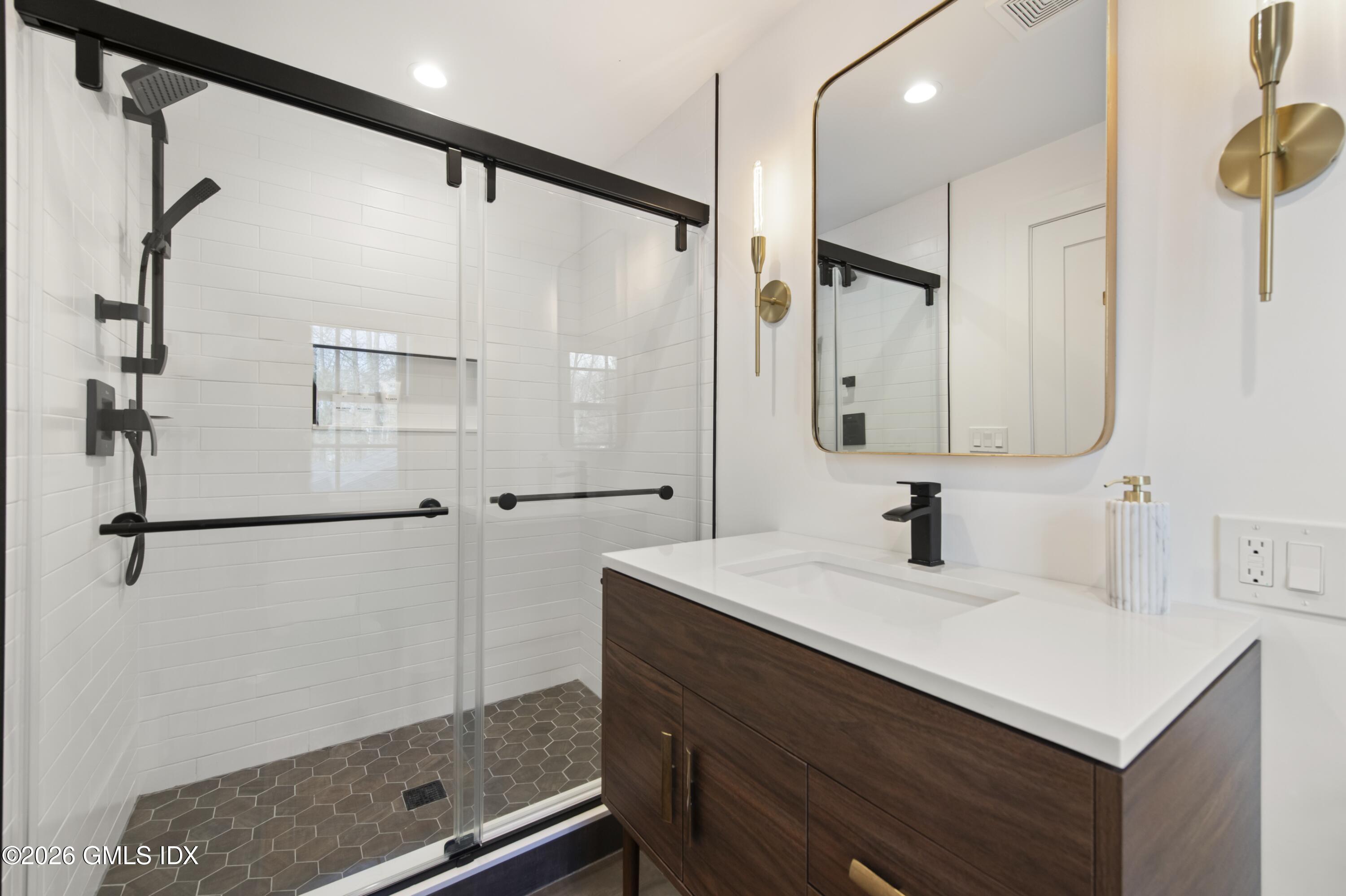 29 Hunting Ridge Road Greenwich, CT 06831 - Photo 37 of 59 6.23 Guest Suite