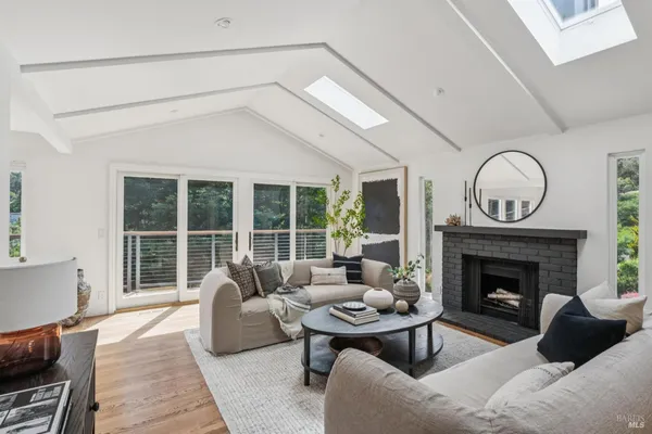 $2,881,350 | 320 Montford Avenue, Mill Valley, CA 94941