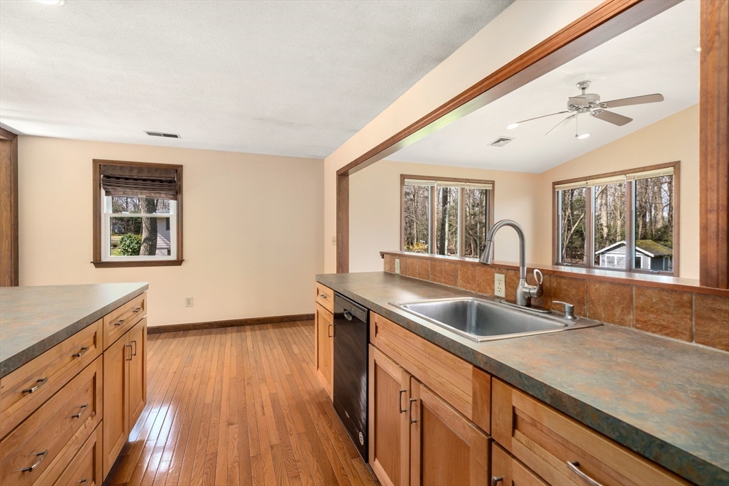 72 Laurel Road Wilbraham, MA 01095 - Photo 9 of 42 Gallery Image 9