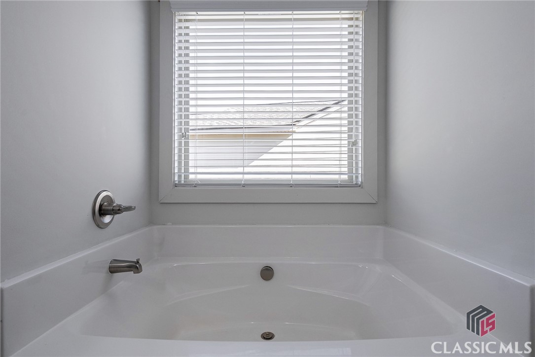 475 Classic Road Athens, GA 30606 - Photo 15 of 30 Primary Bathroom