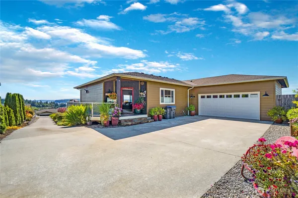 $950,000 | 38206 Fawn Road Northeast, Hansville, WA 98340