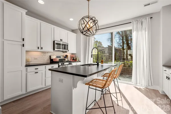 $459,000 | 566 West End Drive, Charlotte, NC 28208