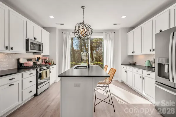 $459,000 | 566 West End Drive, Charlotte, NC 28208