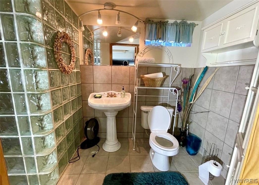 272 Dean Road Cheektowaga, NY 14043 - Photo 20 of 25