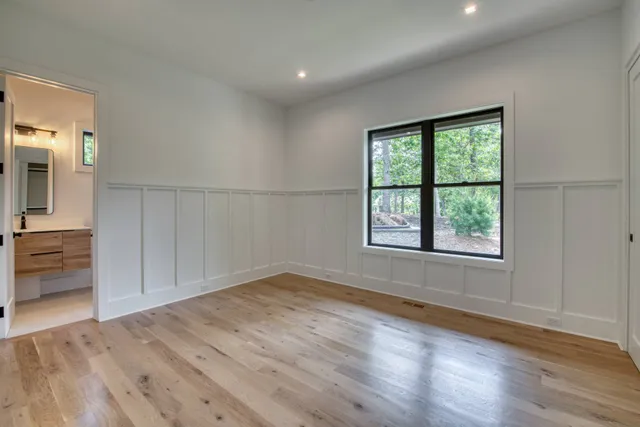 $95,000 | 62 Whooping Hollow Road, East Hampton, NY 11937