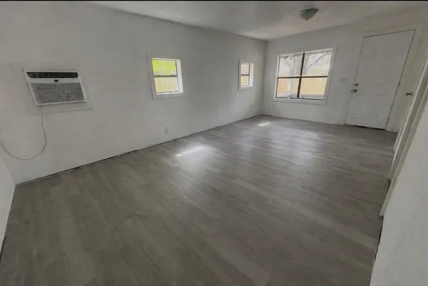 $1,800 | 516 South 11th Street, Unit REAR, Fort Pierce, FL 34950