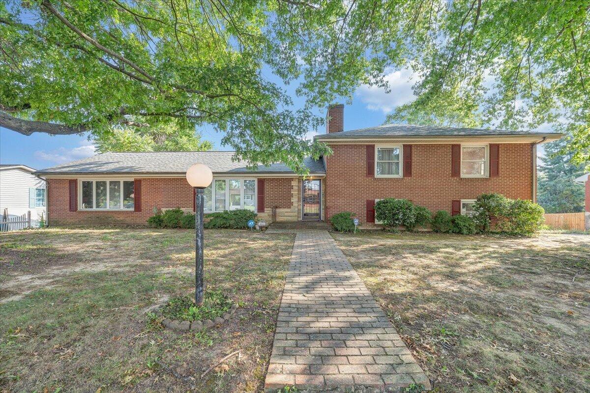 4022 High Acres Road Northwest Roanoke, VA 24017 - Photo 2 of 39 01-MIB04301