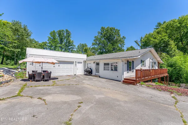 $539,900 | 2045 Scenic Meadows Way, Unit 2045, Powell, TN 37849