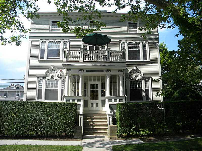 20 Berkeley Avenue, Unit 3 Newport, RI 02840 - Photo 1 of 25 Exterior Front.