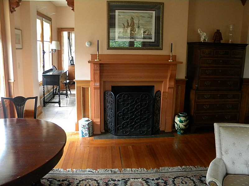 20 Berkeley Avenue, Unit 3 Newport, RI 02840 - Photo 11 of 25 Living Room.