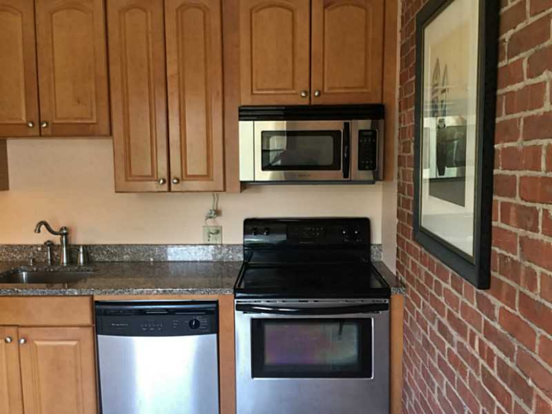 20 Berkeley Avenue, Unit 3 Newport, RI 02840 - Photo 24 of 25 Kitchen.