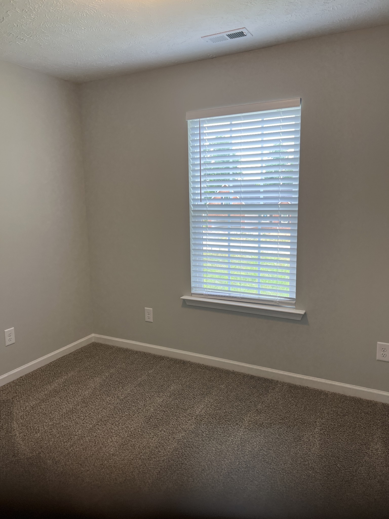 92 Timber Circle Manchester, TN 37355 - Photo 20 of 21 an empty room with a window