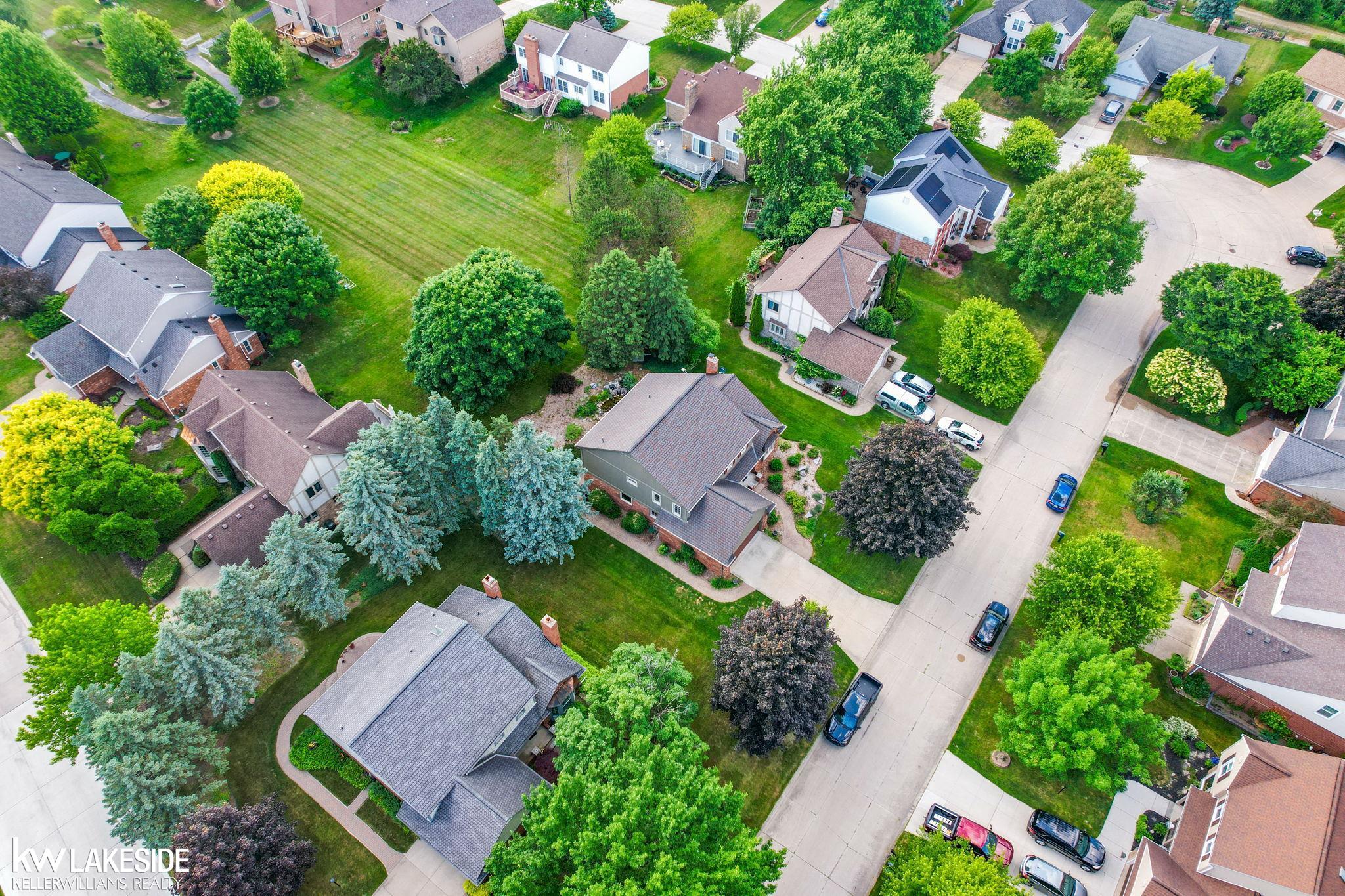 650 Lexington Drive Rochester, MI 48307 - Photo 47 of 50 50178973-dea47d87-5ba6-431c-8241-c47488c98b86.JPG