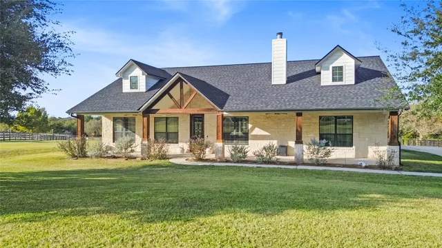 $600,000 | 22048 Stone Creek Lane, Montgomery, TX 77316