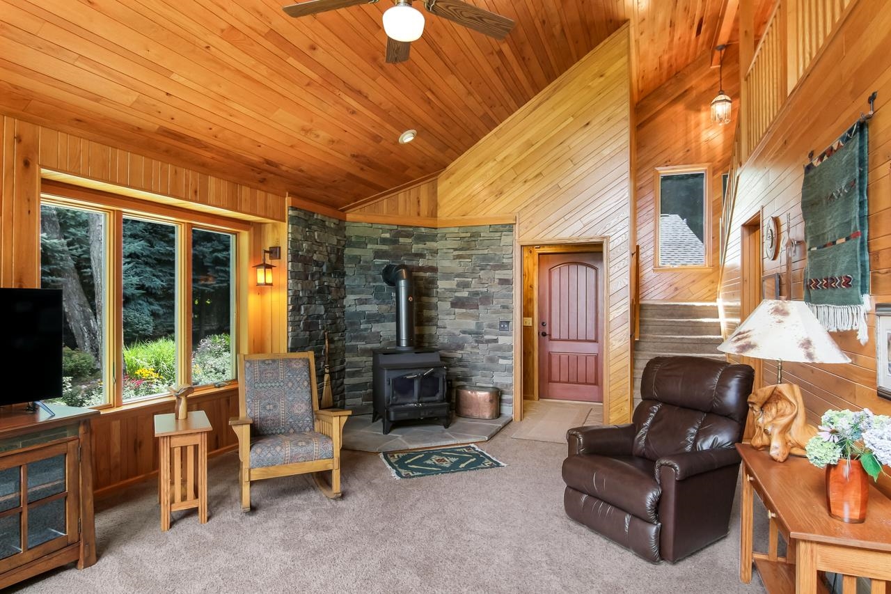 2989 Warren Road Beulah, MI 49617 - Photo 10 of 31 1904357-9.JPG
