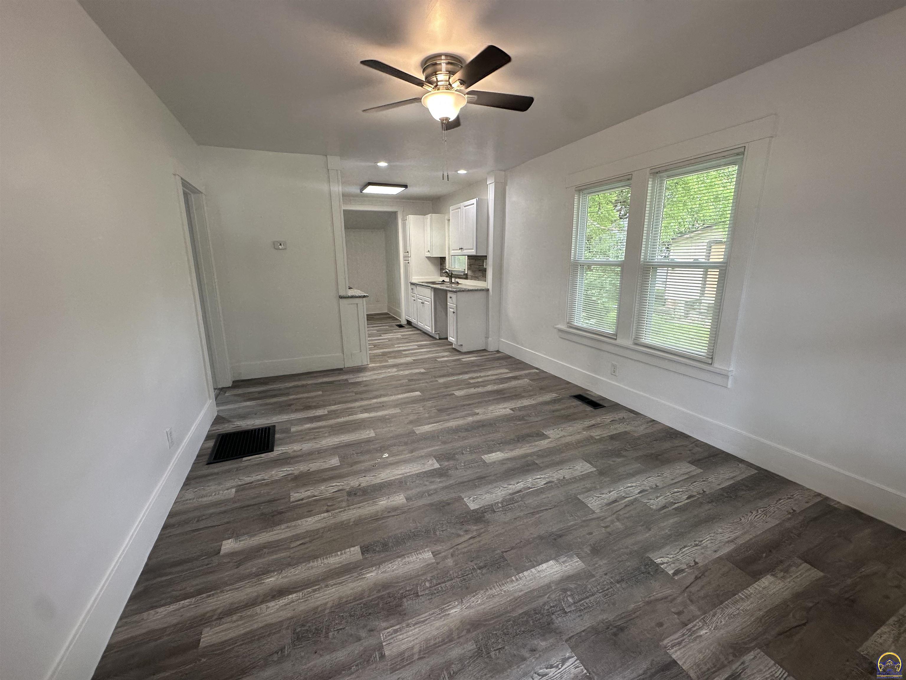 1113 Southwest Hampton Street Topeka, KS 66604 - Photo 3 of 17