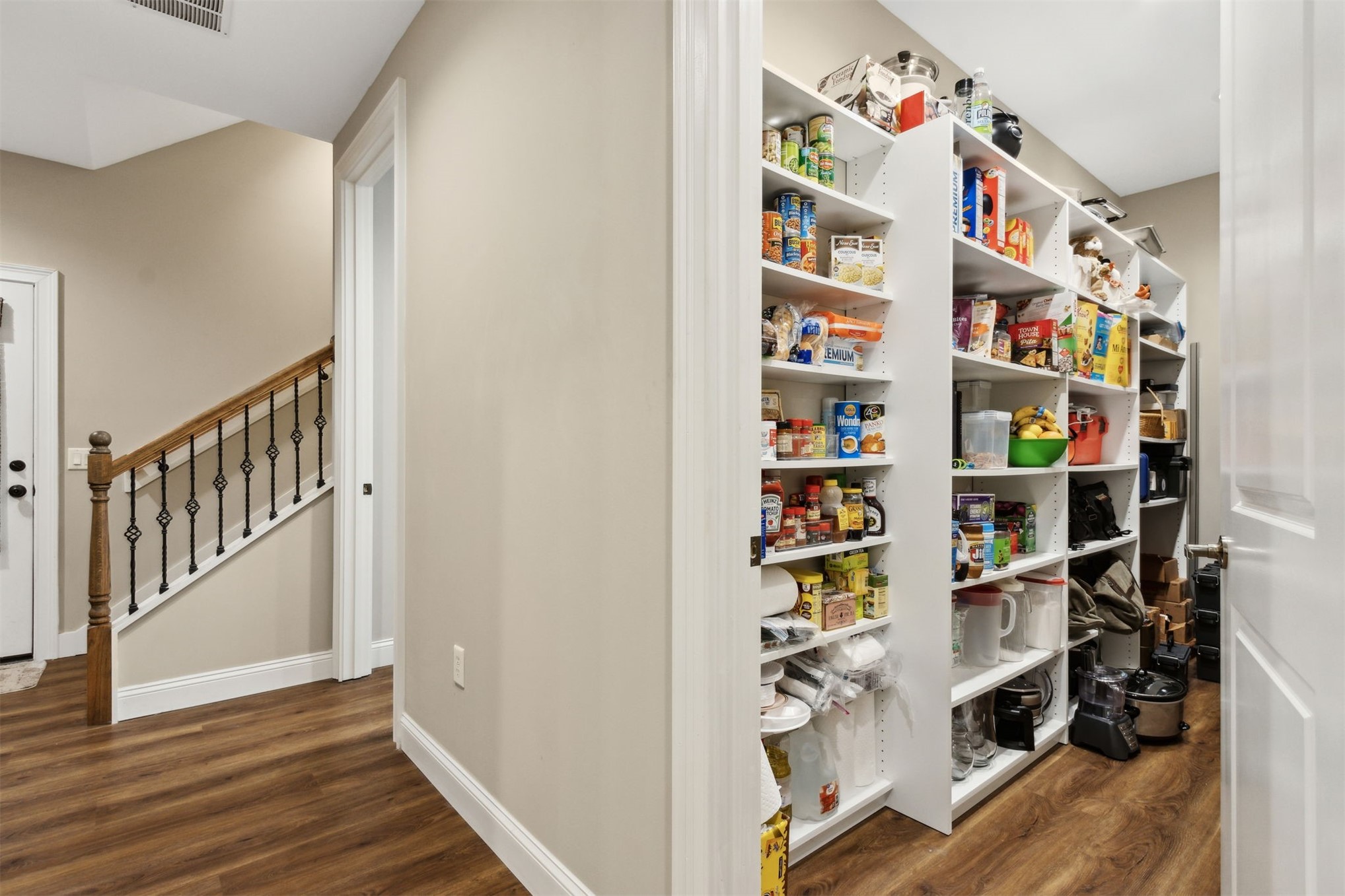 37854 Kings Ferry Road Hilliard, FL 32046 - Photo 43 of 52 a view of a livingroom with shelves