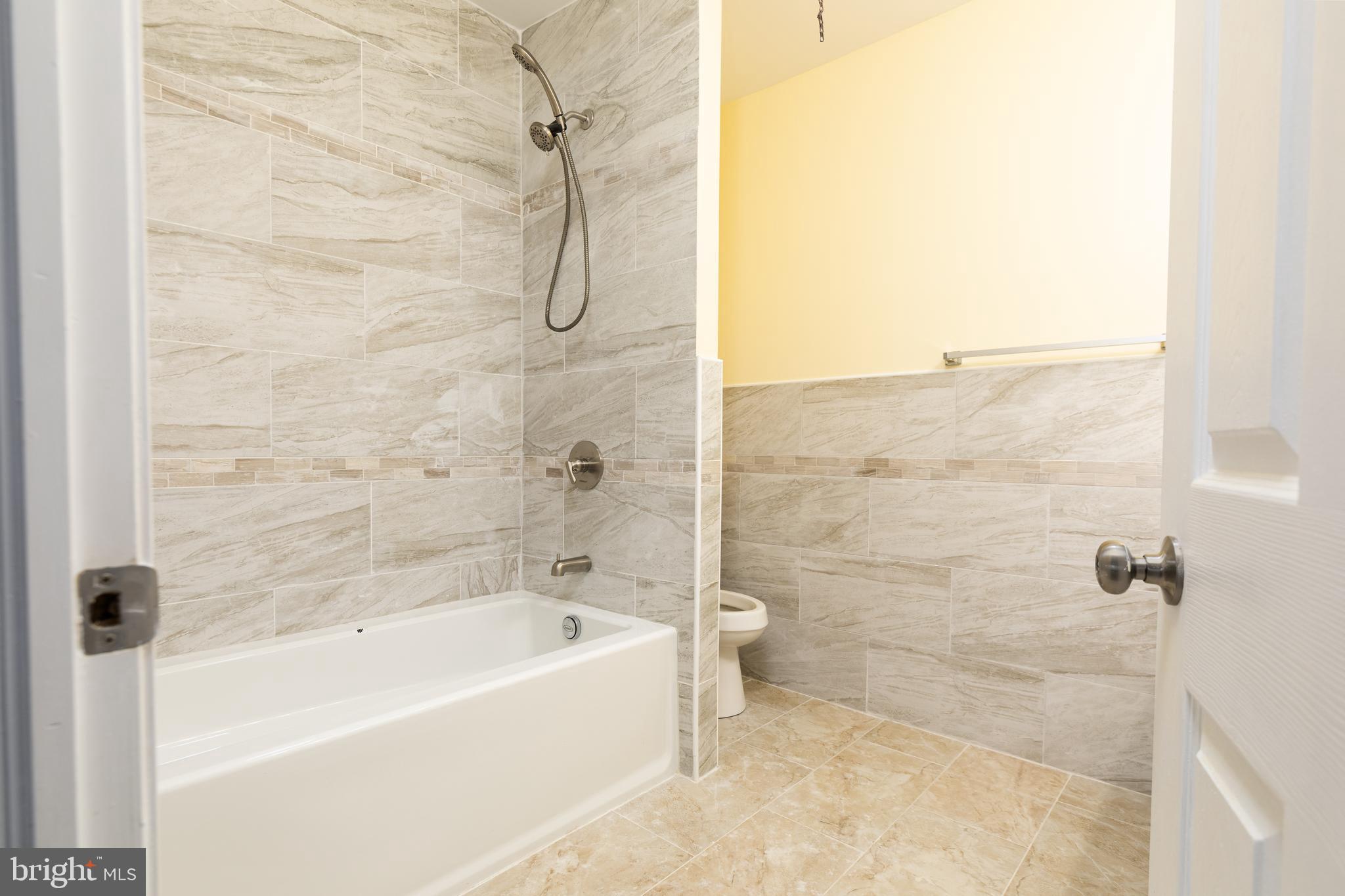 5136 Gainor Road Philadelphia, PA 19131 - Photo 12 of 28 Master Bath - Jacuzzi Tub