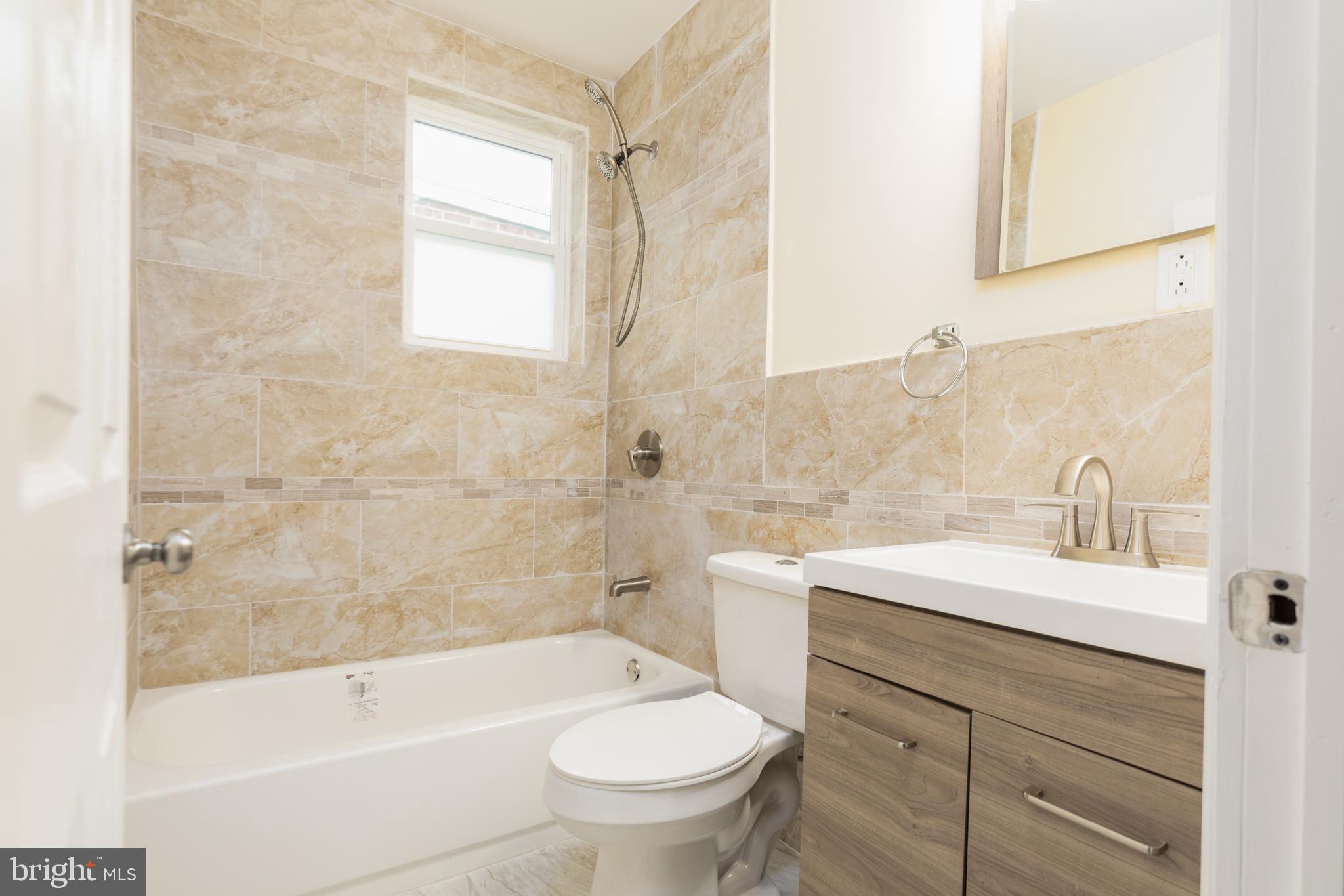5136 Gainor Road Philadelphia, PA 19131 - Photo 15 of 28 Main Bath