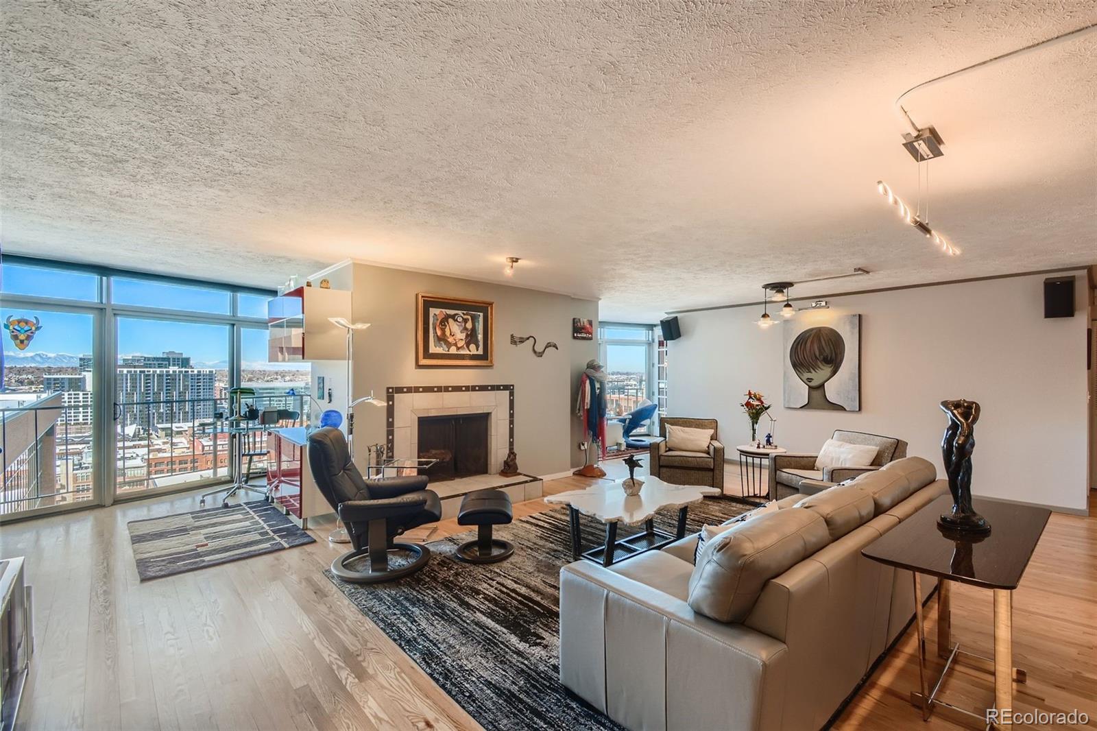 1777 Larimer Street, Unit 1908 Denver, CO 80202 - Photo 3 of 29