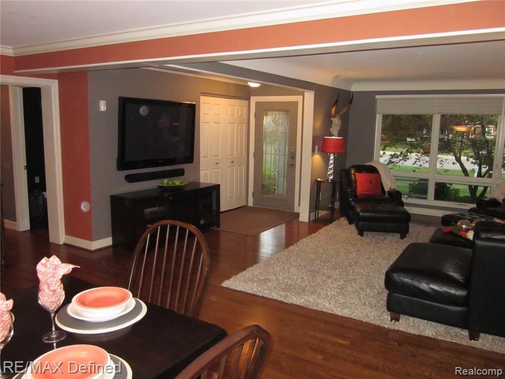 501 Allston Drive Rochester, MI 48309 - Photo 23 of 36 Kitchen Opens to Great Room
