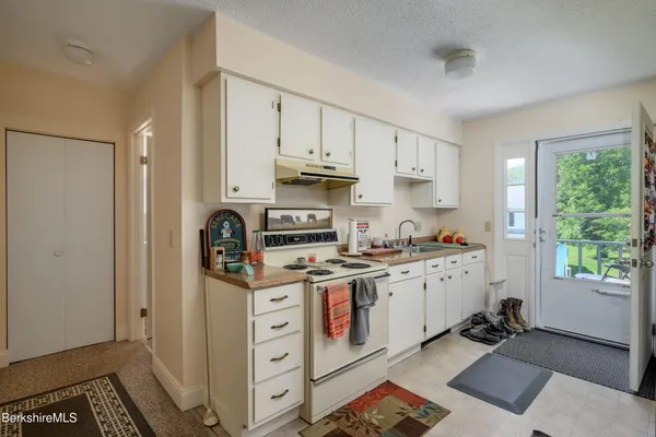 $525,000 | 25-29 New Ashford Road, Williamstown, MA 01267