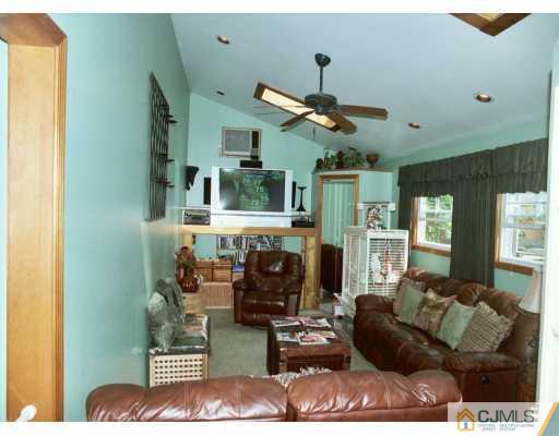 163 South Hill Road Colonia, NJ 07067 - Photo 4 of 8 Gallery Image 4