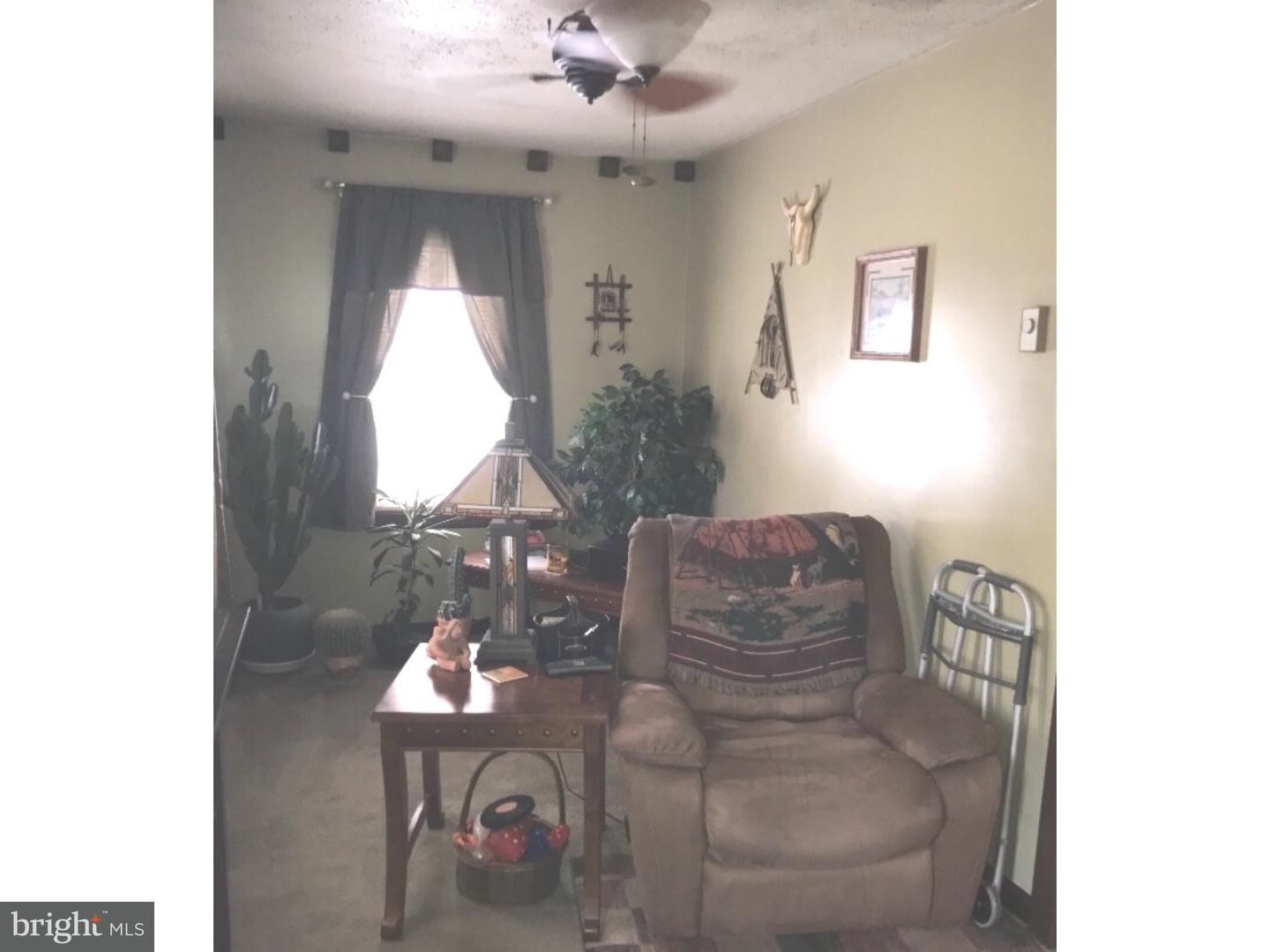 107 Georgia Road Pennsville, NJ 08070 - Photo 2 of 14 Living Room