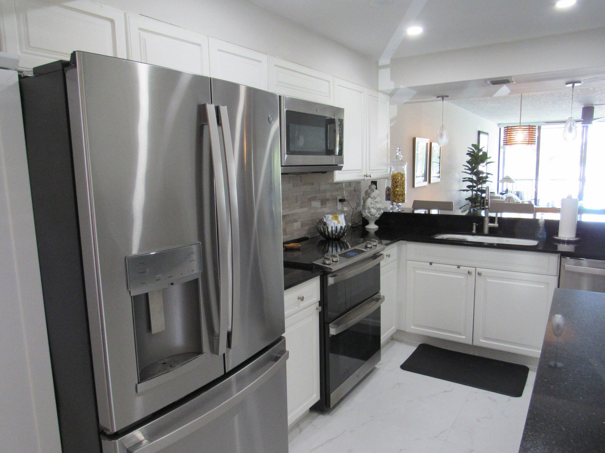 21 Royal Palm Way, Unit 2020 Boca Raton, FL 33432 - Photo 6 of 93 IMG_6912