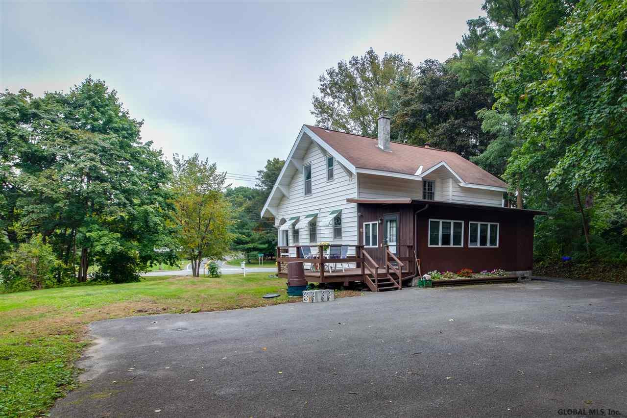 3076 Troy Schenectady Road Niskayuna, NY 12309 - Photo 3 of 26 Photo 3