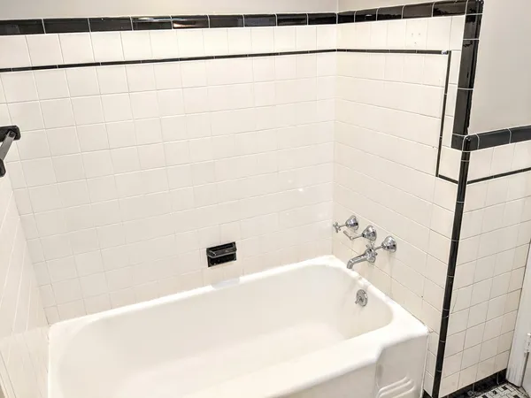 $3,200 | 101 Haynes Road, West Hartford, CT 06117