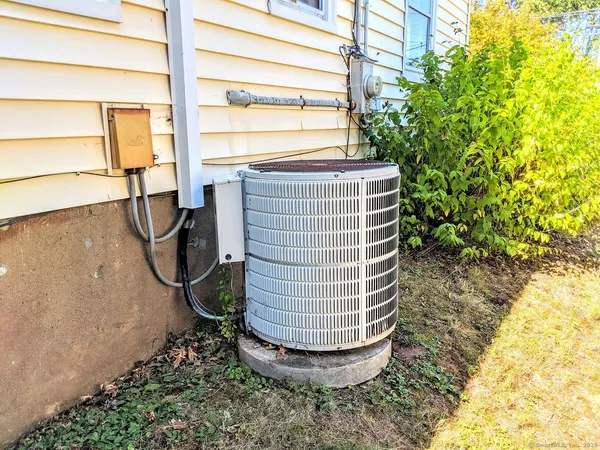 $3,200 | 101 Haynes Road, West Hartford, CT 06117