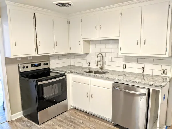 $3,200 | 101 Haynes Road, West Hartford, CT 06117