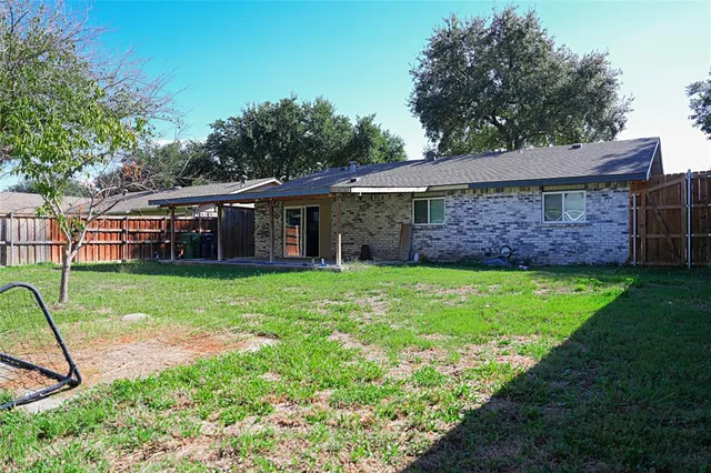 $275,000 | 1425 Meridian Way, Garland, TX 75040