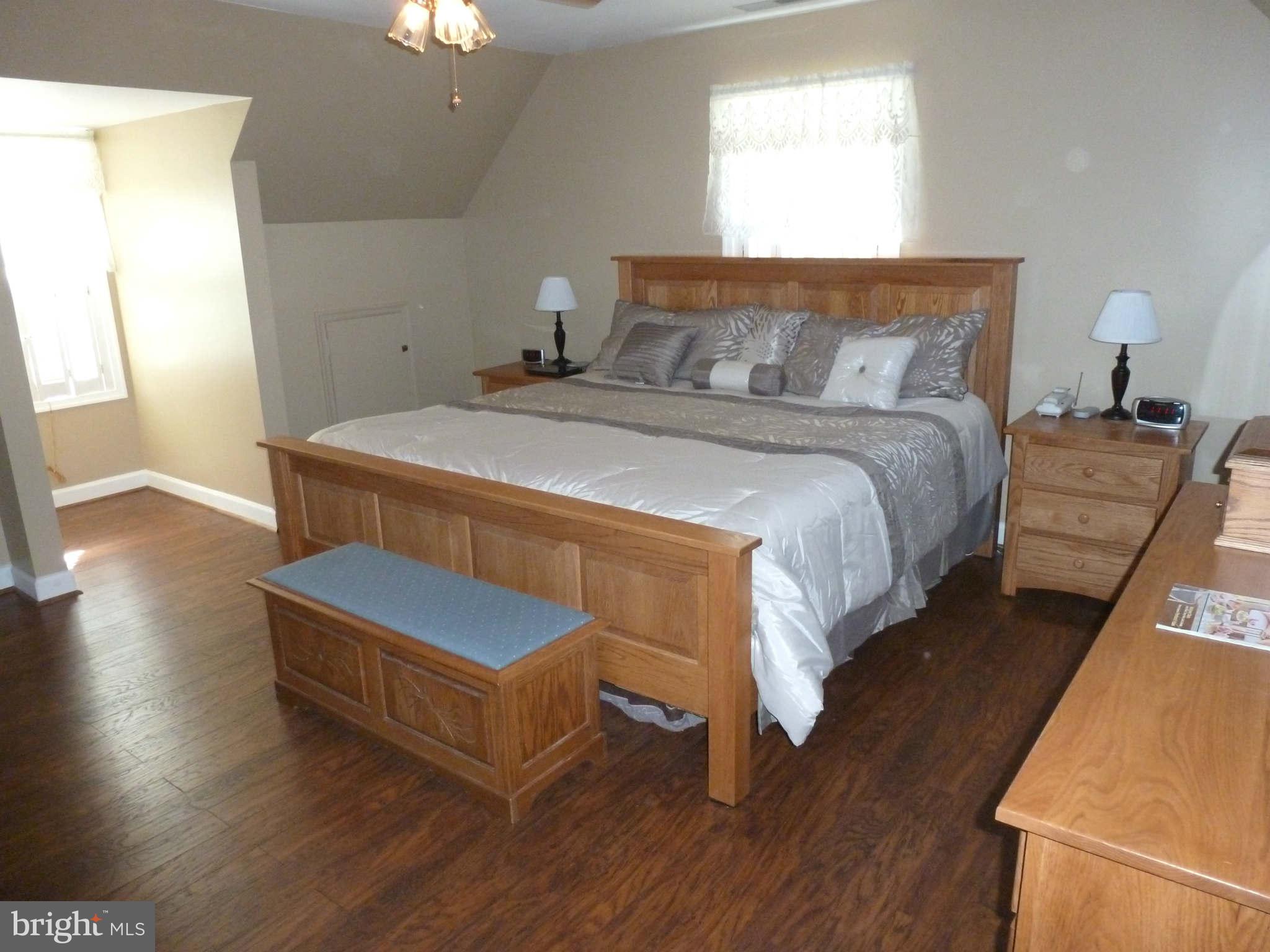13600 Loy Wolfe Road Smithsburg, MD 21783 - Photo 19 of 28 Master BR #1 on upper level