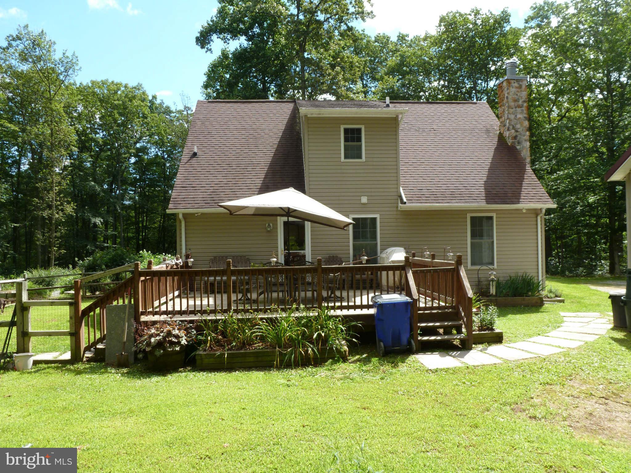 13600 Loy Wolfe Road Smithsburg, MD 21783 - Photo 5 of 28 Enjoy the 20' X 16' deck