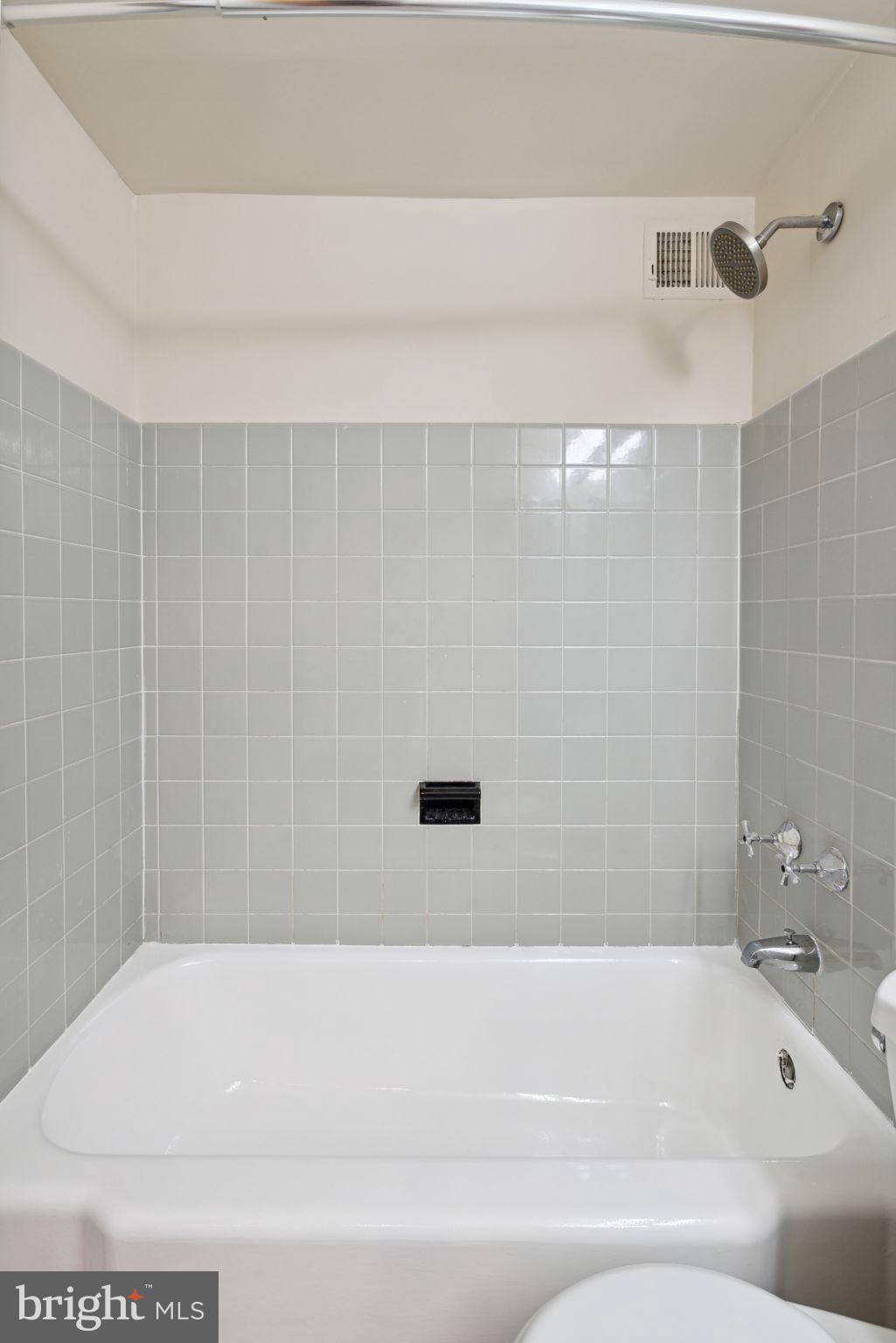 2101 Chestnut Street, Unit 625 Philadelphia, PA 19103 - Photo 3 of 4 Gallery Image 3