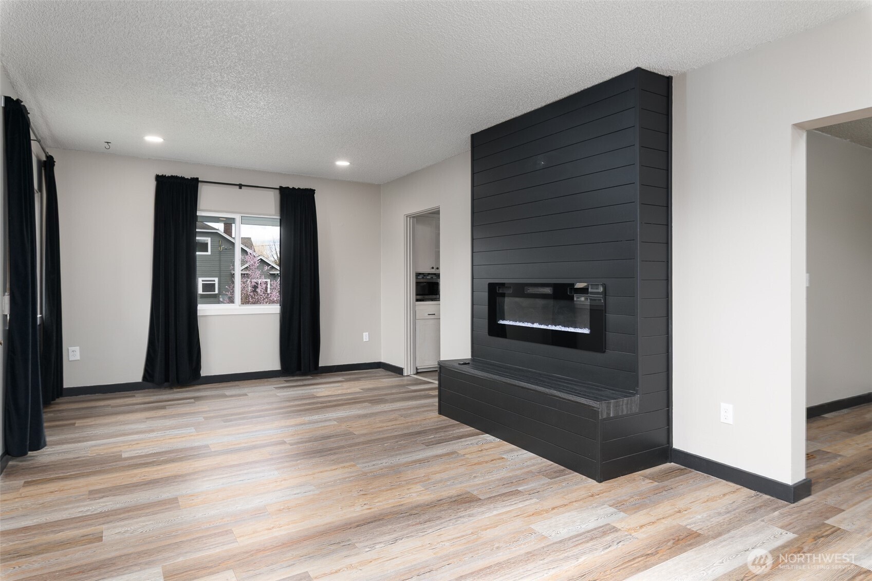 1601 Virginia Avenue Everett, WA 98201 - Photo 4 of 40