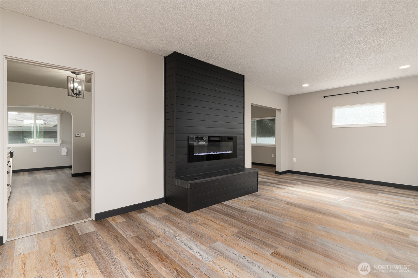 1601 Virginia Avenue Everett, WA 98201 - Photo 5 of 40