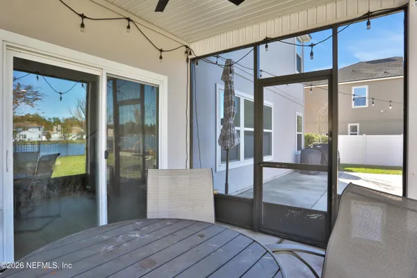 a view of sitting area with furniture