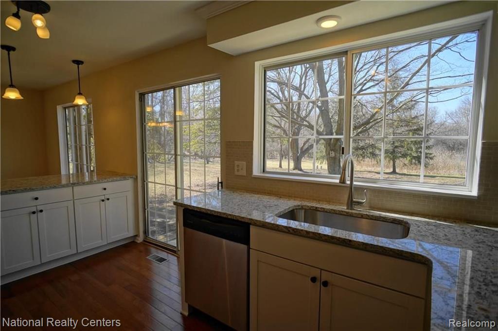 1275 West Fairview Lane Rochester Hills, MI 48306 - Photo 8 of 30