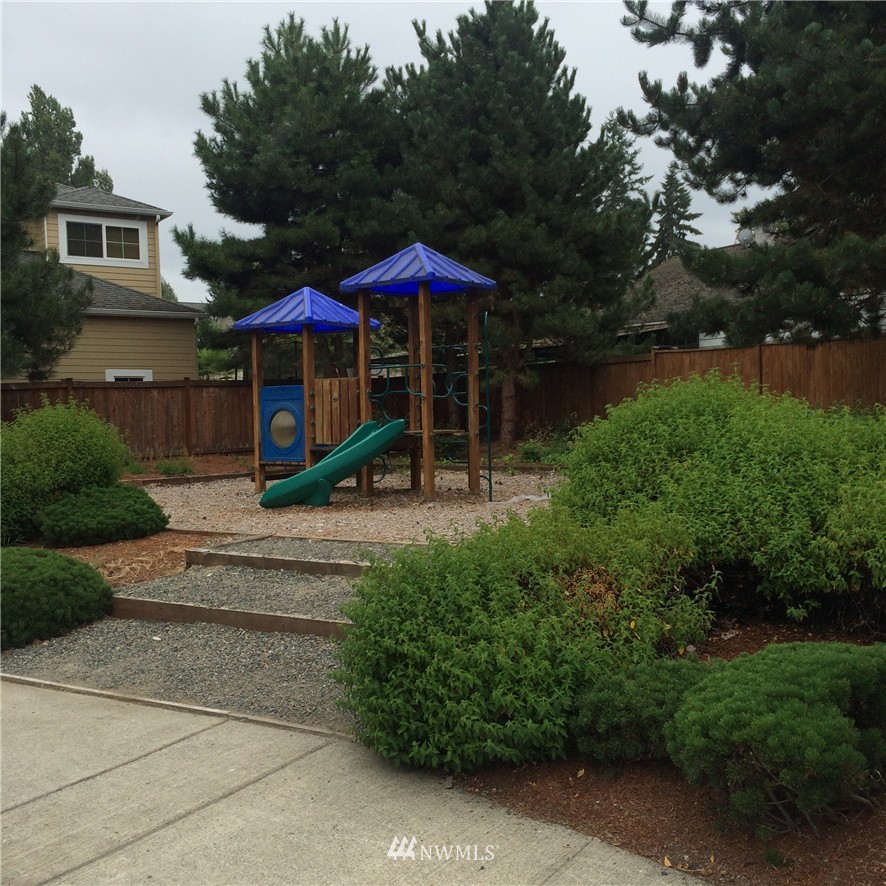2204 Northeast 28th Street Renton, WA 98056 - Photo 11 of 11