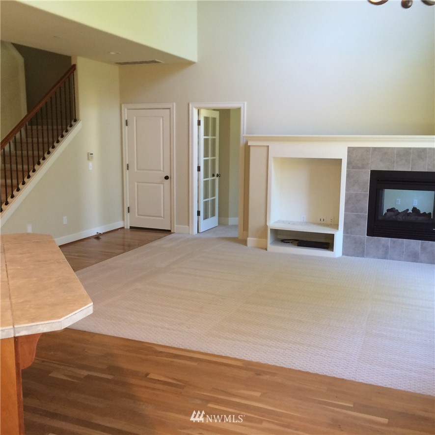 2204 Northeast 28th Street Renton, WA 98056 - Photo 4 of 11