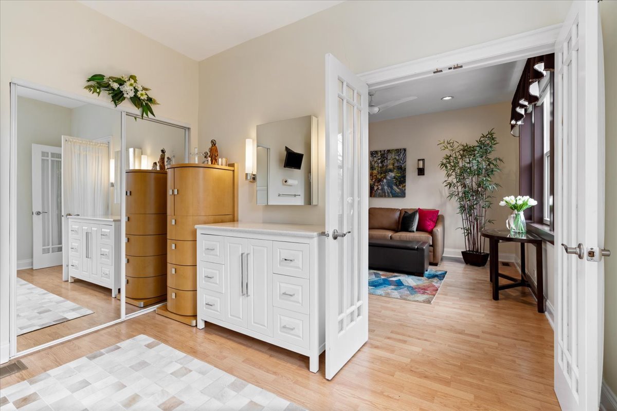 1916 West Irving Park Road Chicago, IL 60613 - Photo 11 of 27