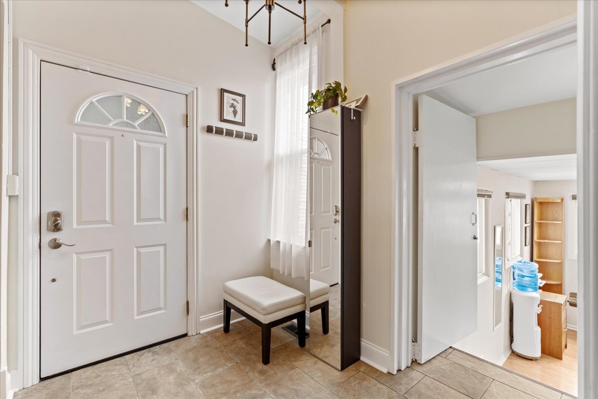 1916 West Irving Park Road Chicago, IL 60613 - Photo 18 of 27