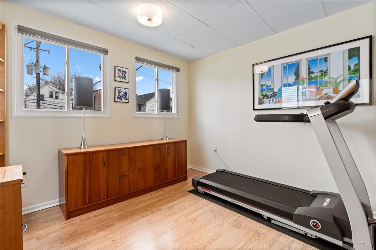 1916 West Irving Park Road Chicago, IL 60613 - Photo 19 of 27