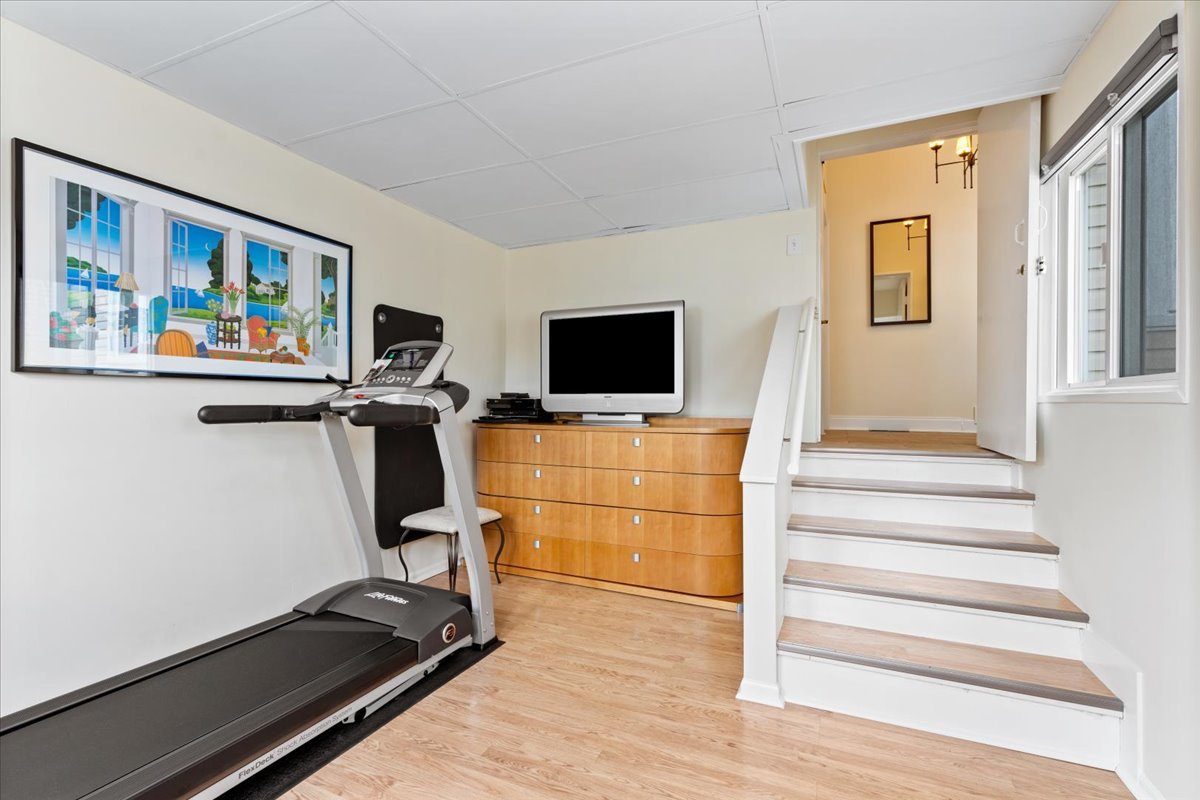 1916 West Irving Park Road Chicago, IL 60613 - Photo 20 of 27