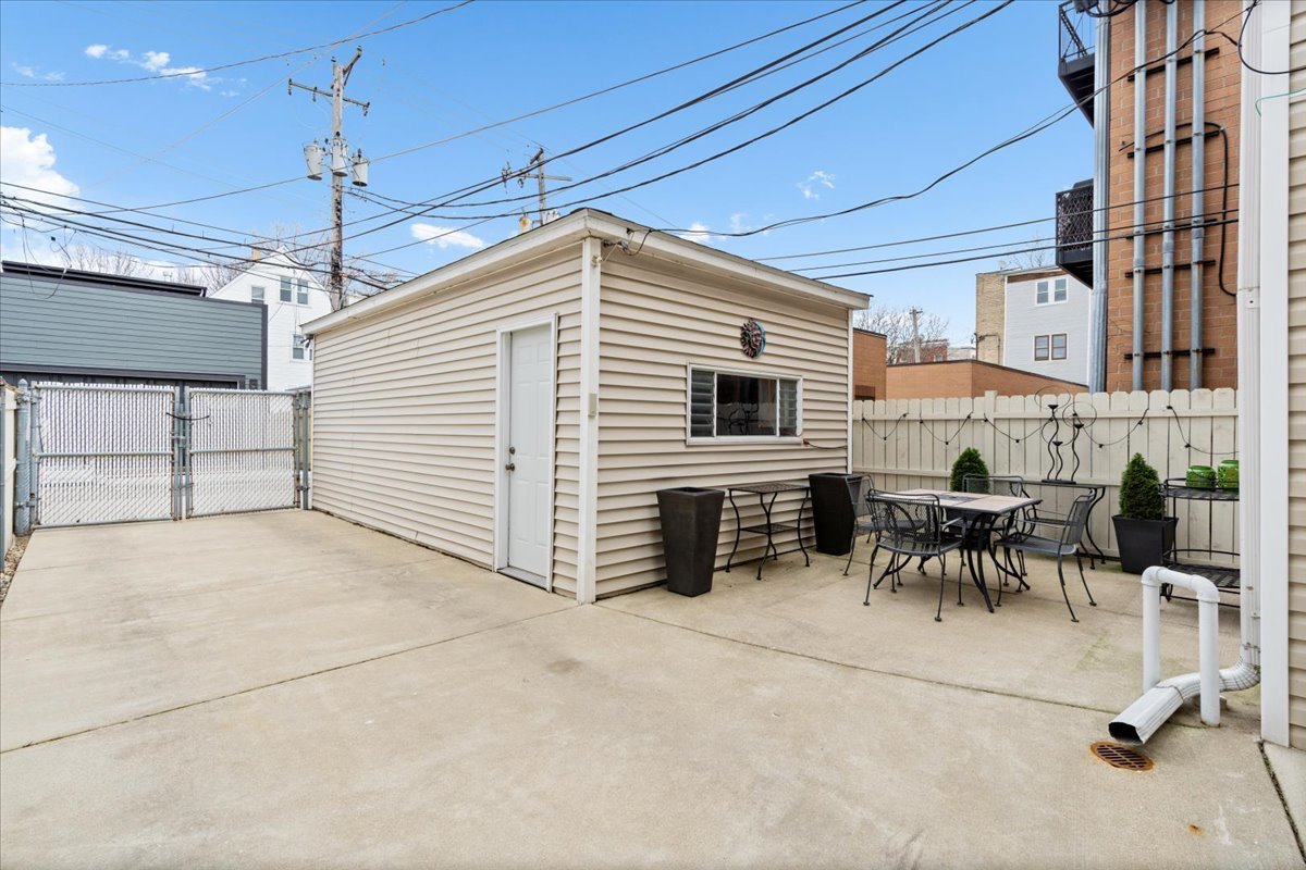 1916 West Irving Park Road Chicago, IL 60613 - Photo 22 of 27